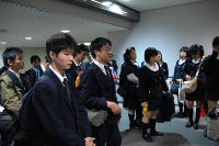 到着し集合